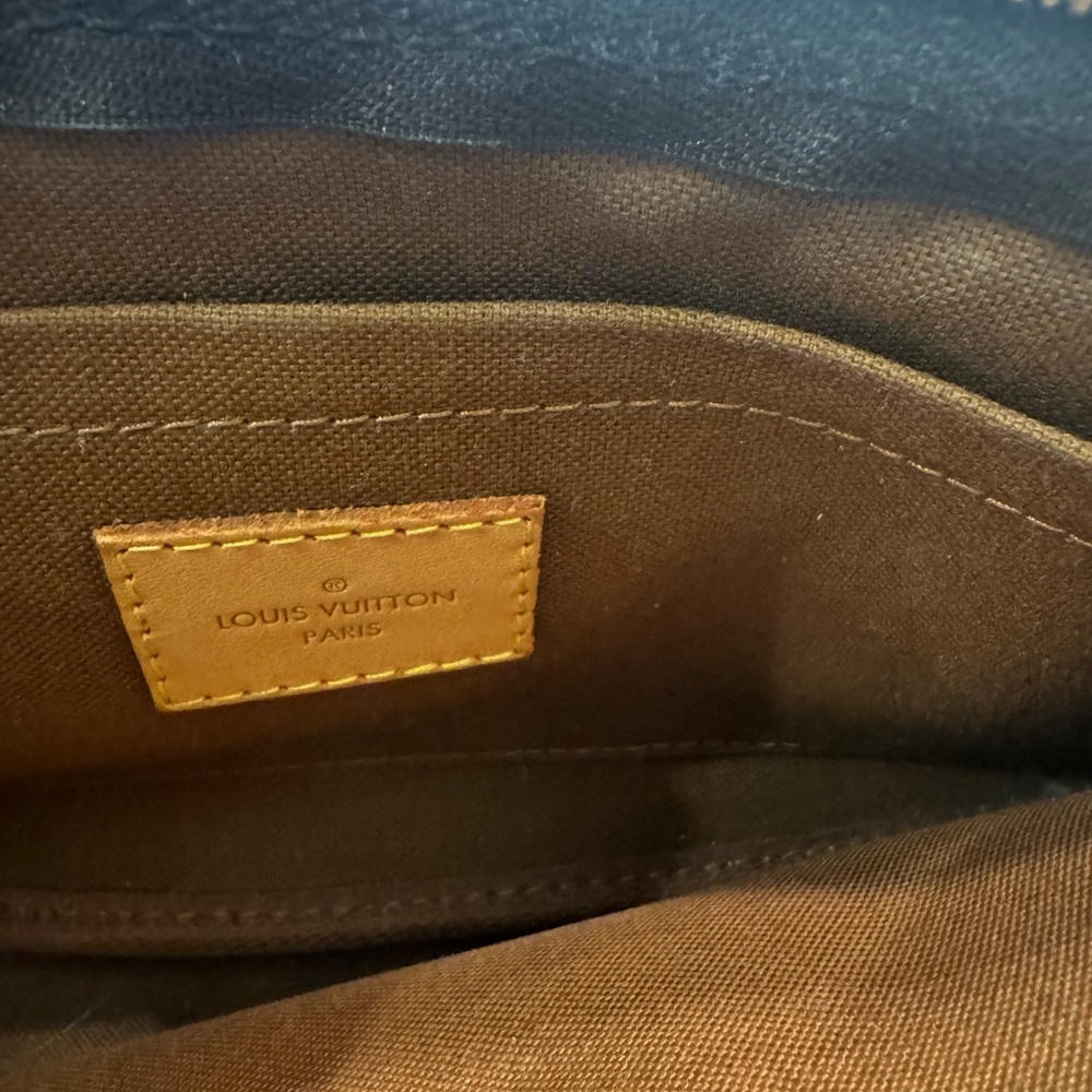 Louis Vuitton Mini Pochette with coin purse and pink strap. - Picture 5 of 9